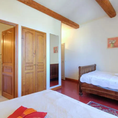 De La Roque By Interhome Althen-des-Paluds
